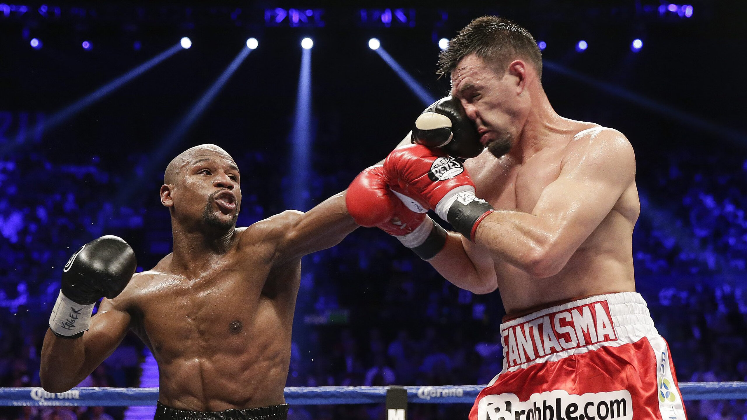 健美比赛：雕塑般躯体展示无尽活力，健美健身比赛